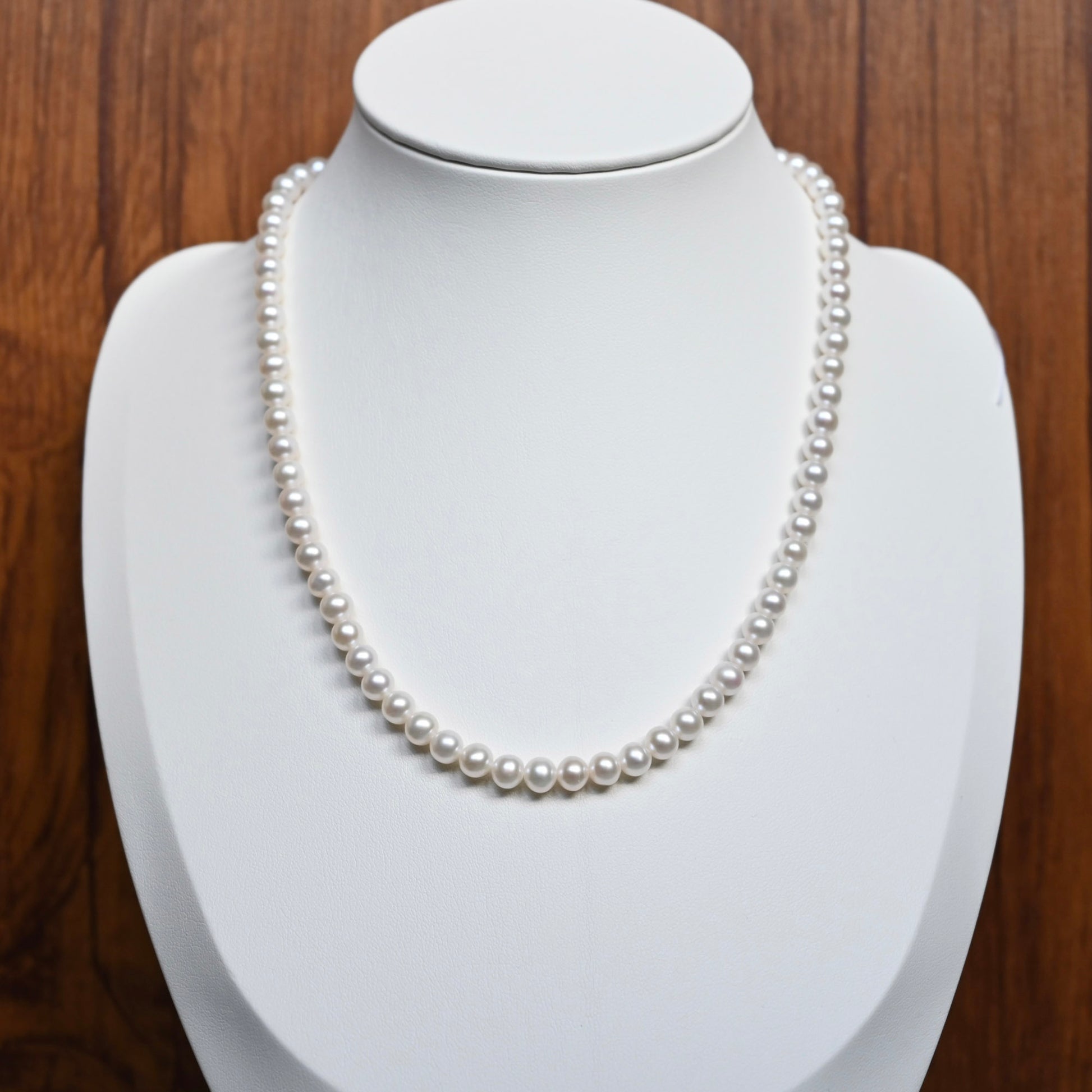Pearl Choker Necklace