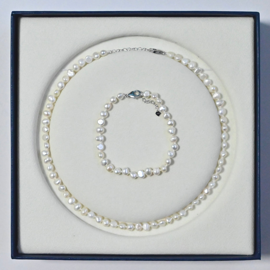 Freshwater Pearl Necklace Bracelet set